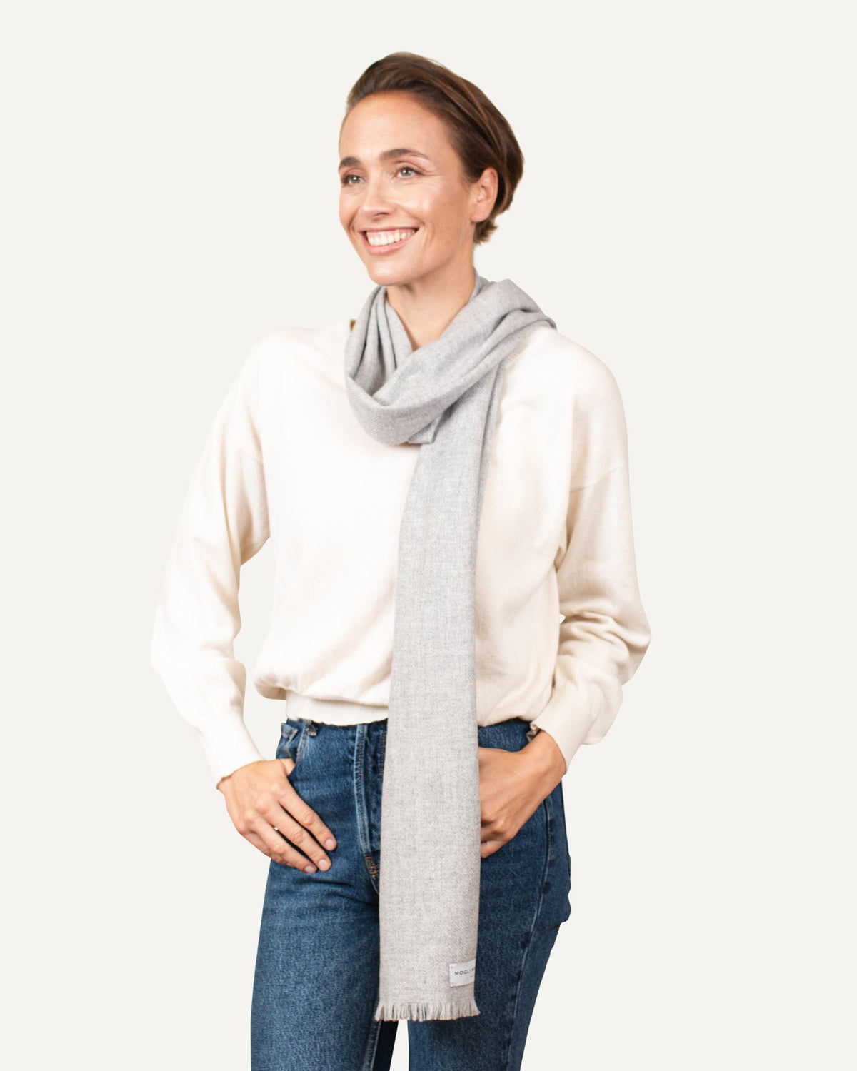 Gewobener Kaschmir Schal für Damen in Silbergrau von MOGLI & MARTINI #farbe_silbergrau