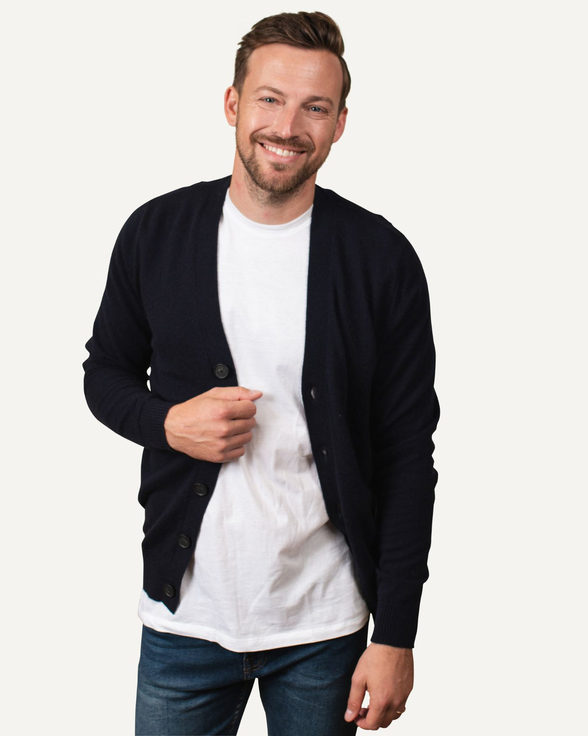 Kaschmir Cardigan für Herren in Tiefblau von MOGLI & MARTINI #farbe_tiefblau