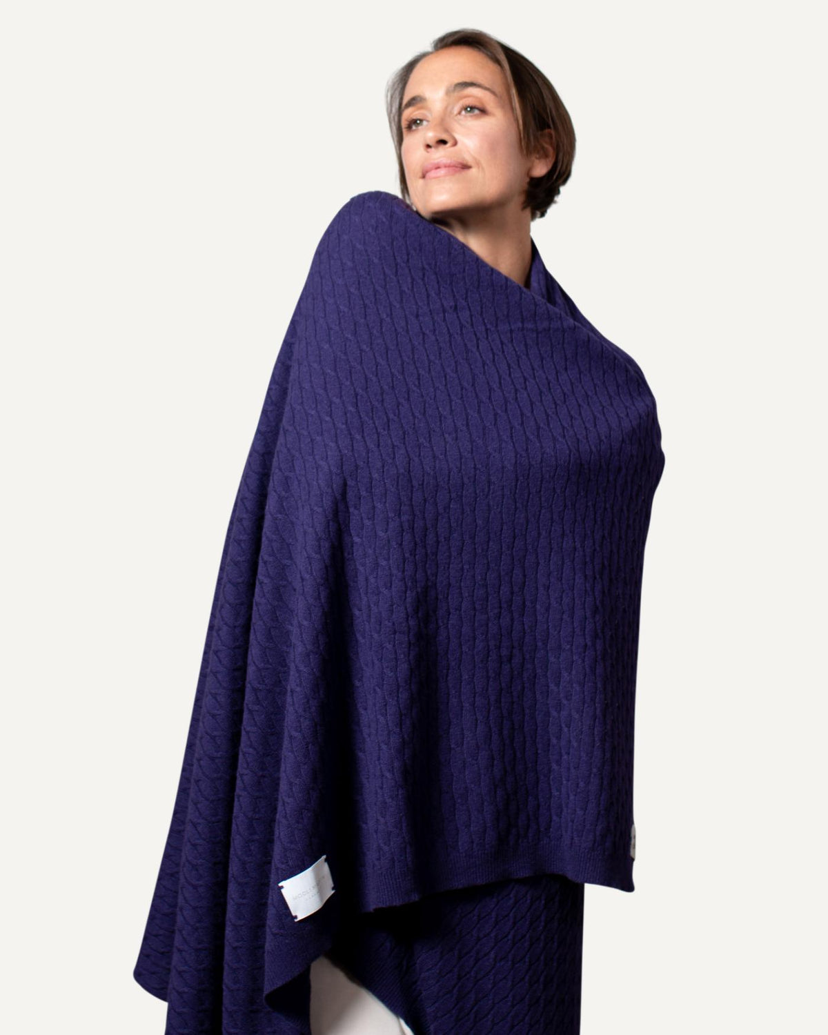 Kaschmir Kuscheldecke in Ultramarin von MOGLI & MARTINI #farbe_ultramarin