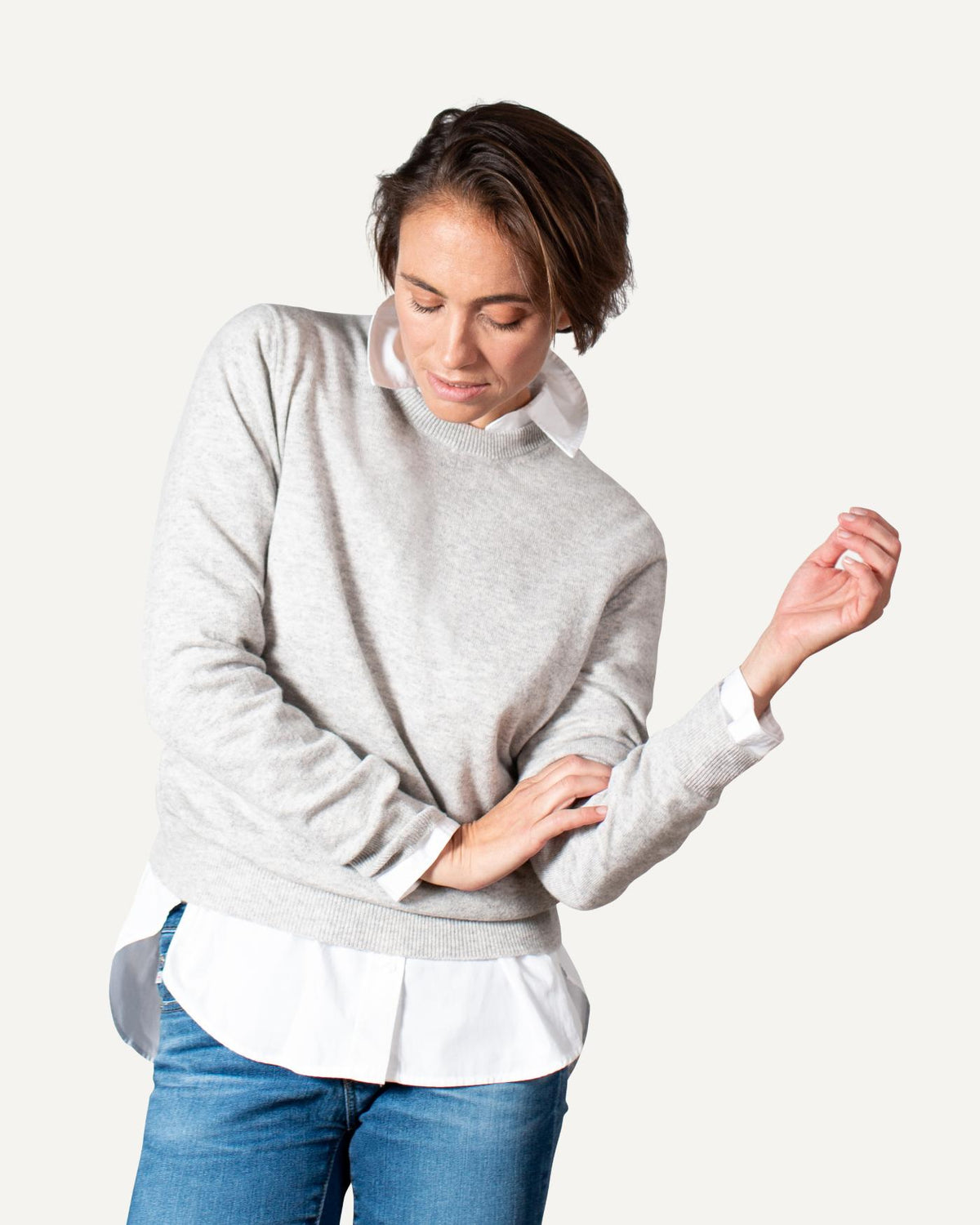 Kaschmir Rundhals Pullover für Damen in Wolfsgrau von MOGLI & MARTINI #farbe_wolfsgrau
