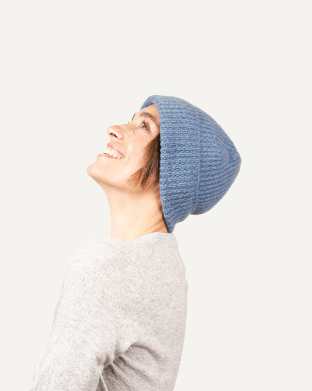 Kaschmir Strickmütze für Damen in Indigo von MOGLI & MARTINI #farbe_indigo