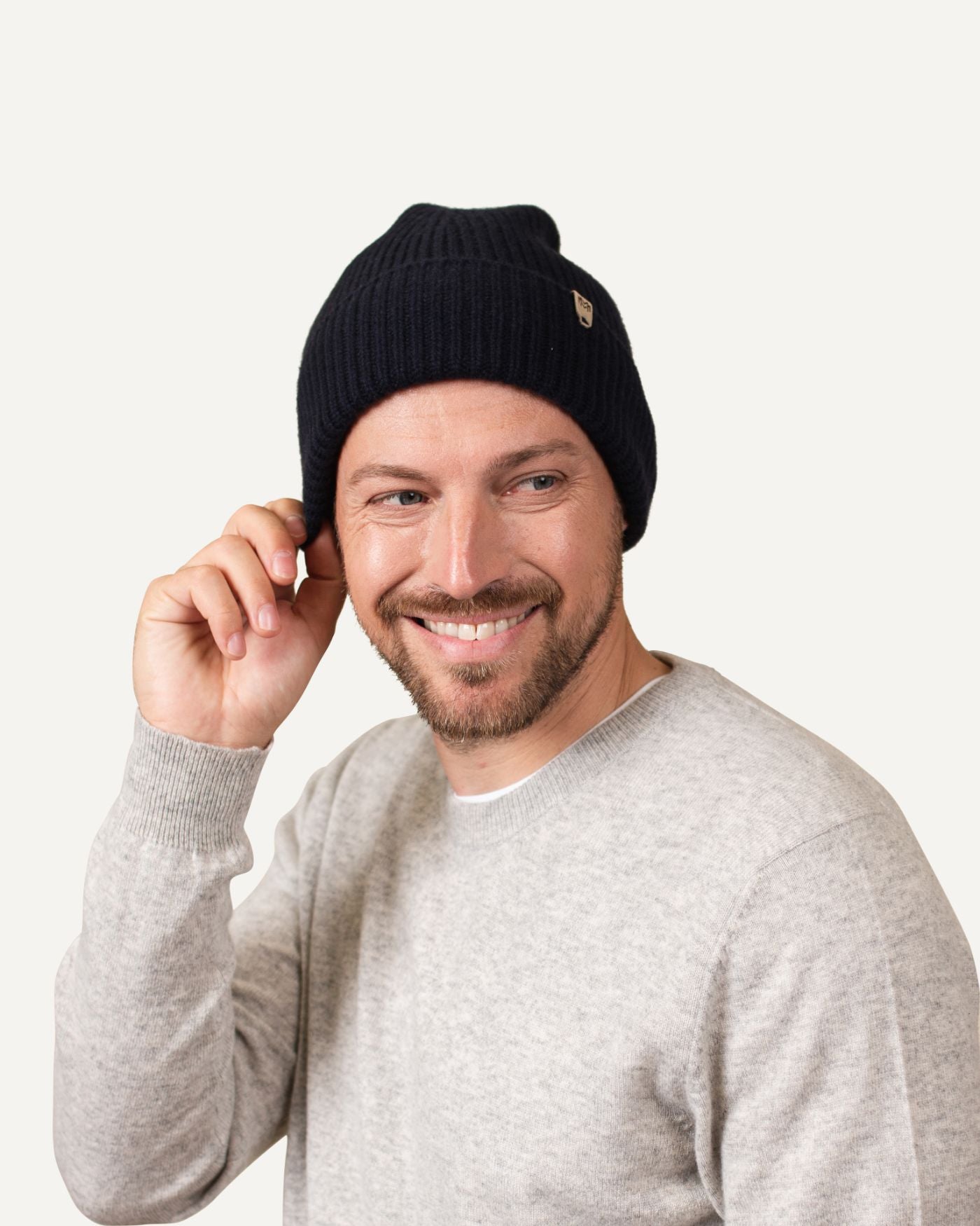 Cashmere knitted hat