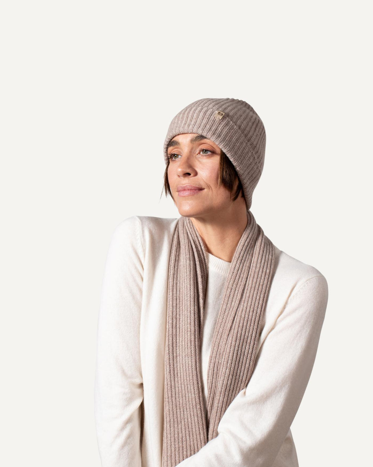 Ladies cashmere knitted hat and scarf in beige by MOGLI & MARTINI #colour_marble