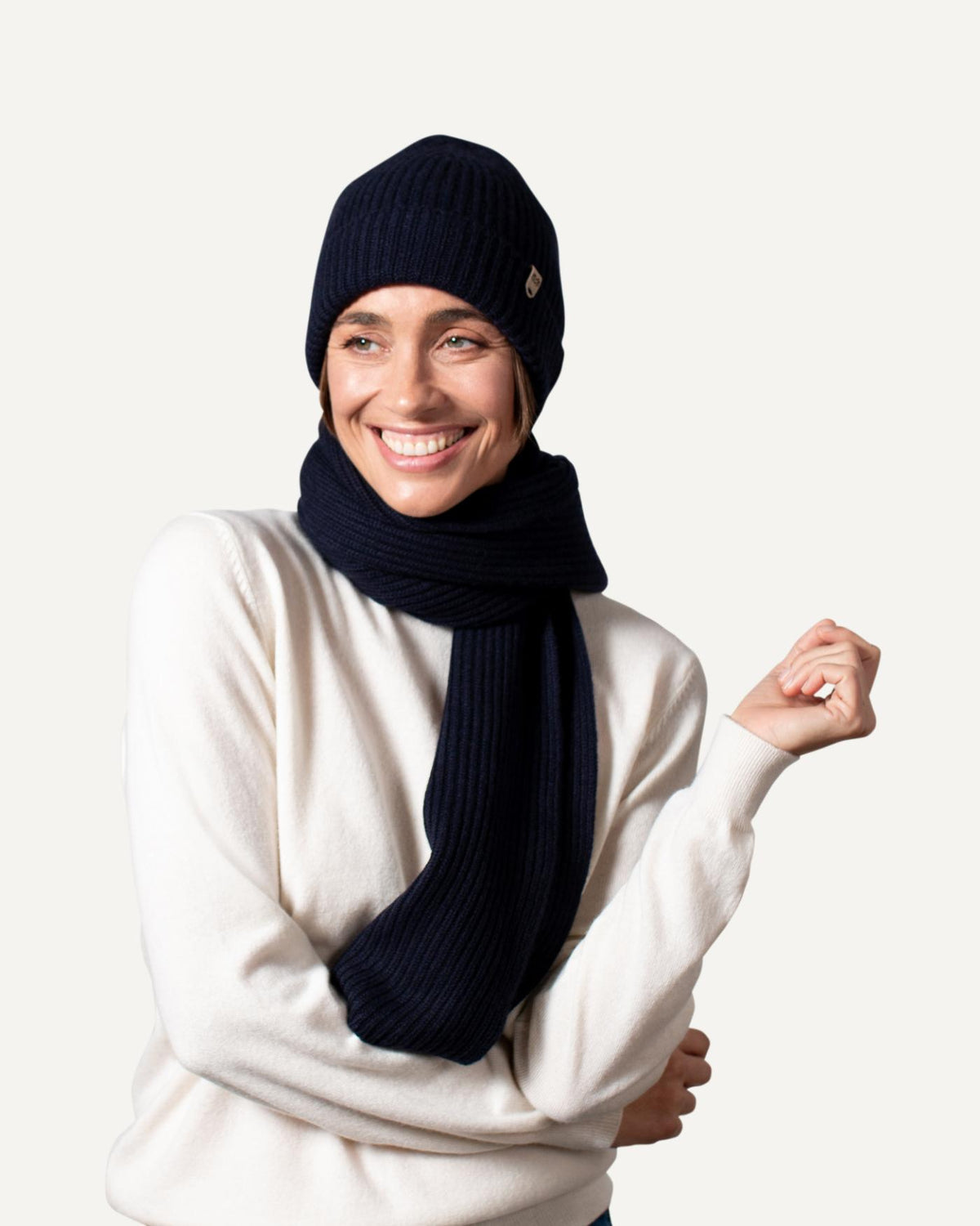 Ladies cashmere knitted hat and scarf in dark blue by MOGLI & MARTINI #colour_deep_blue