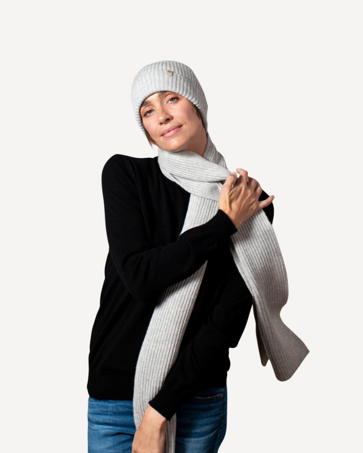 Cashmere knitted hat