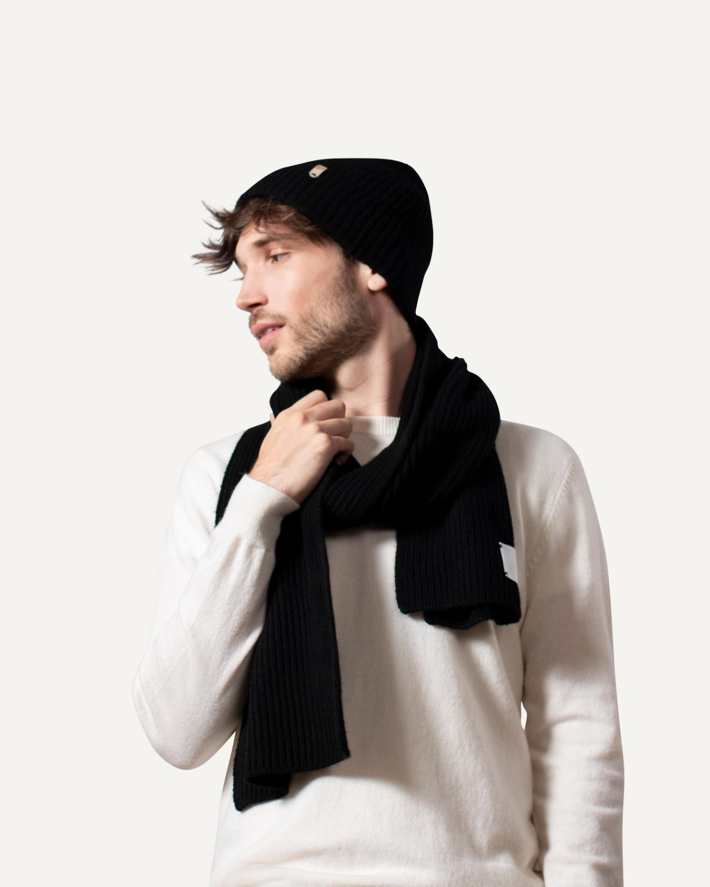 Cashmere knitted hat