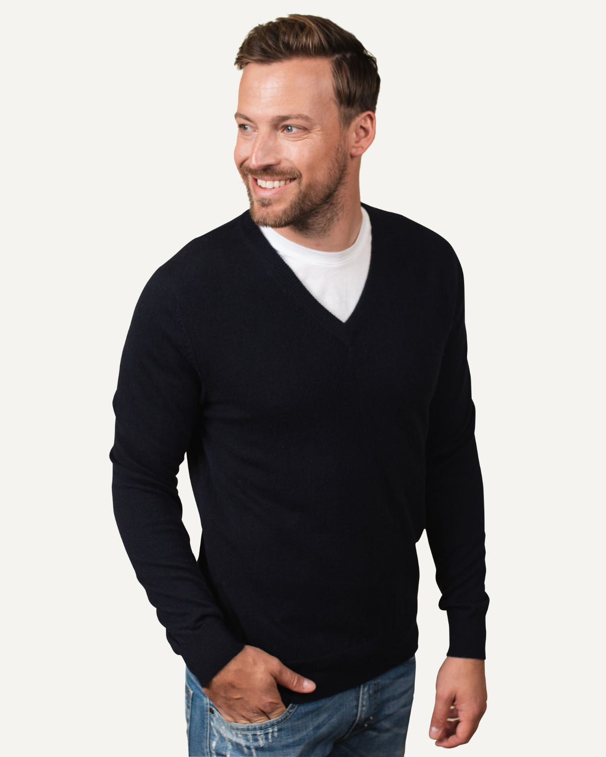 Kaschmir V-Neck Pullover für Herren in Tiefblau von MOGLI & MARTINI #farbe_tiefblau