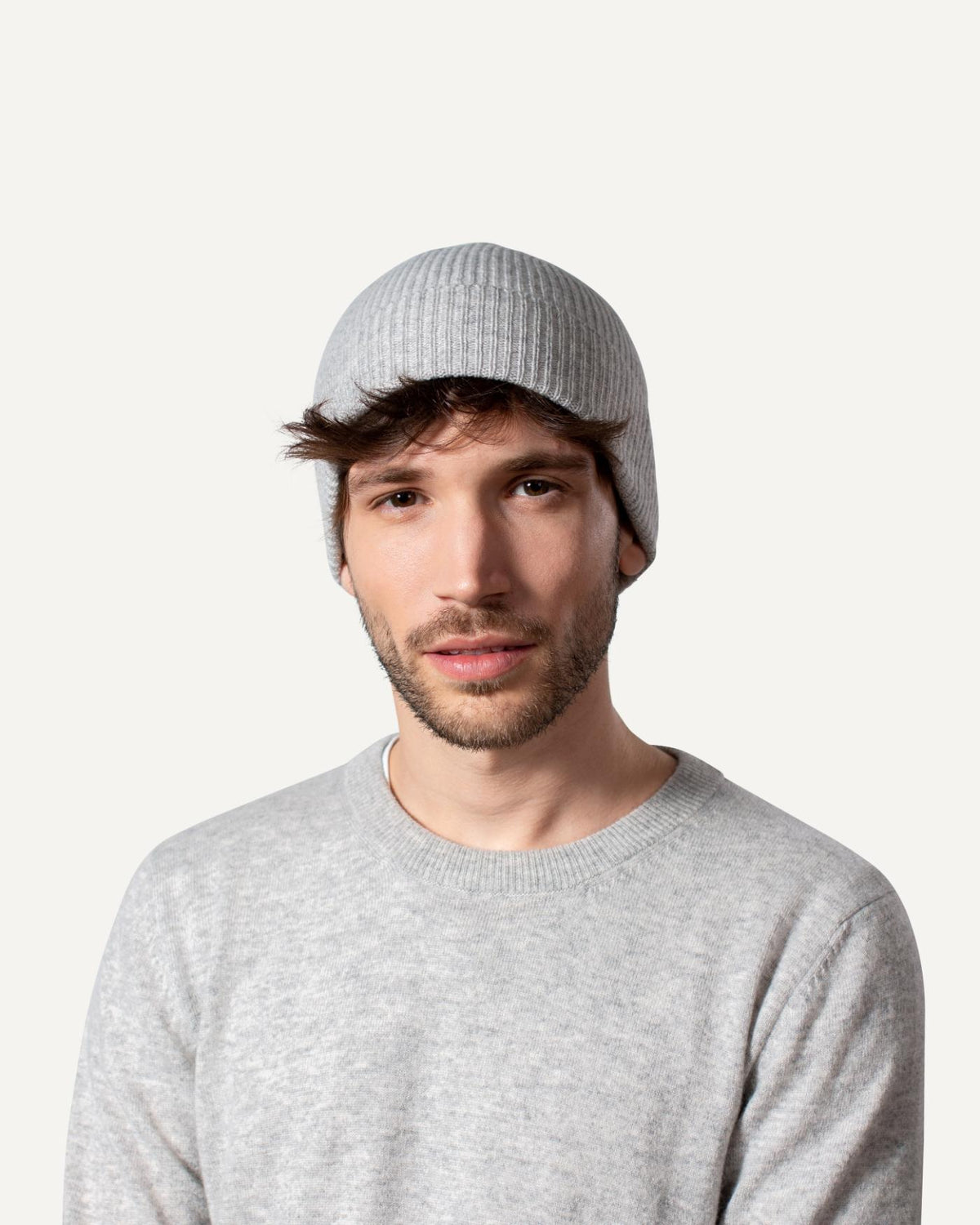 Leichte Kaschmir Strickmütze in hellgrau für Herren von MOGLI & MARTINI #farbe_eisgrau