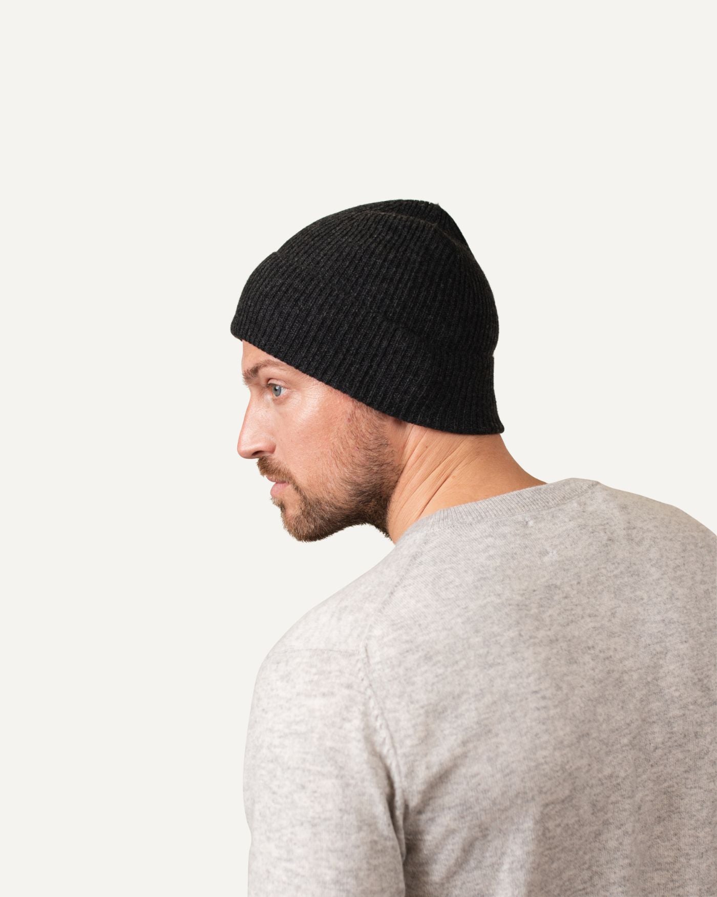 Light cashmere cap