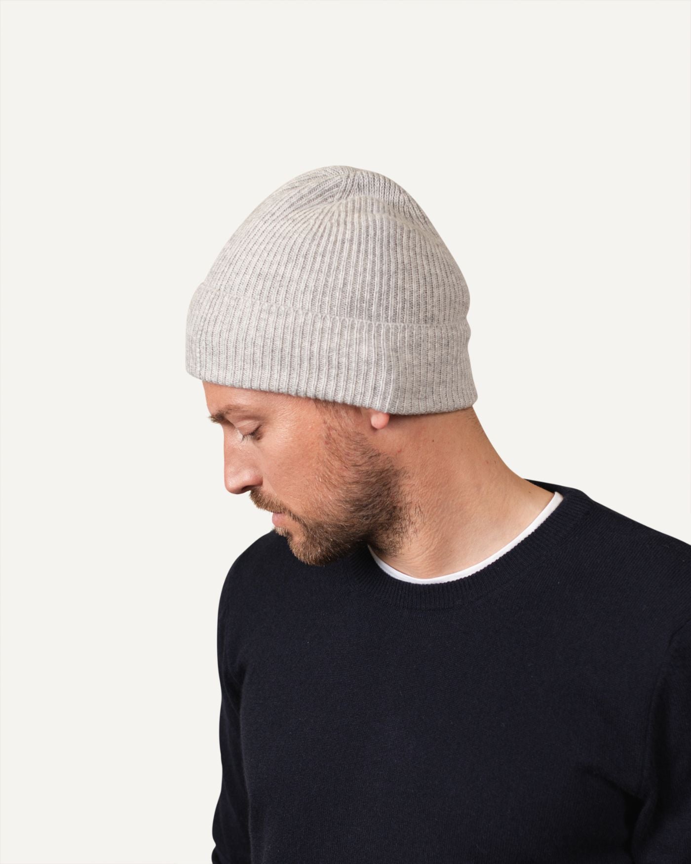 Light cashmere cap