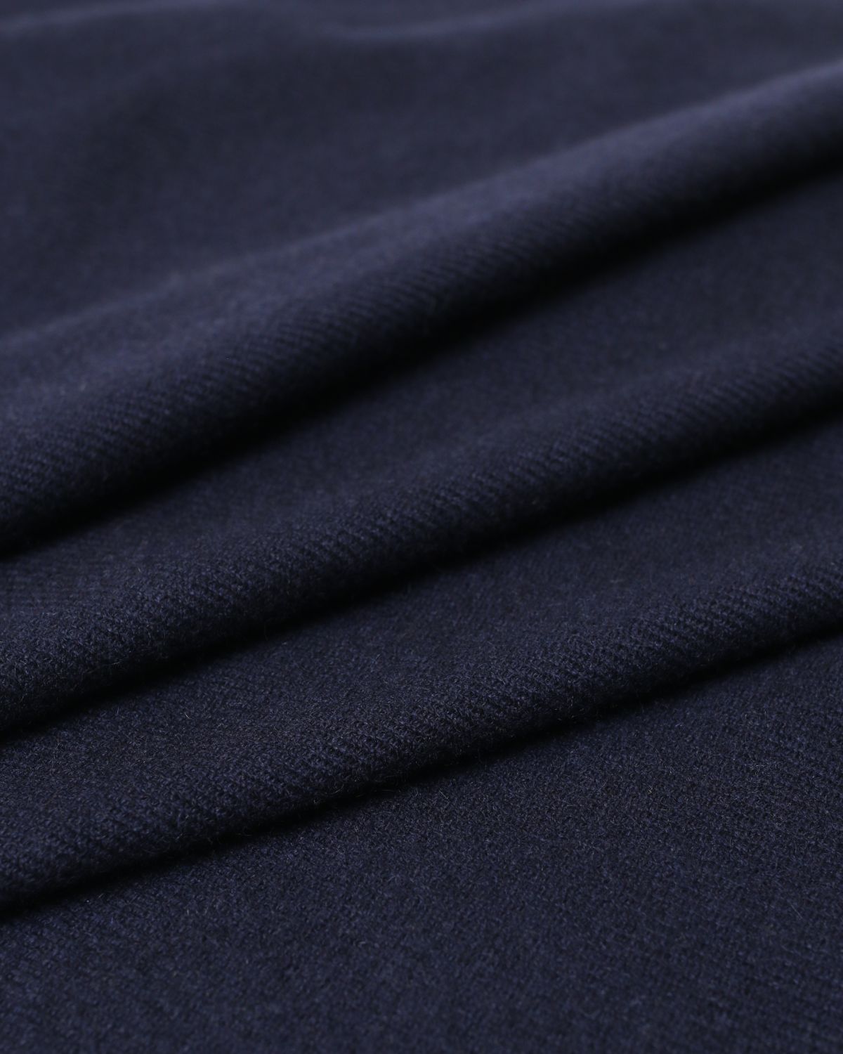 Gewobener Kaschmir Schal für Damen in Tiefblau von MOGLI & MARTINI #farbe_tiefblau