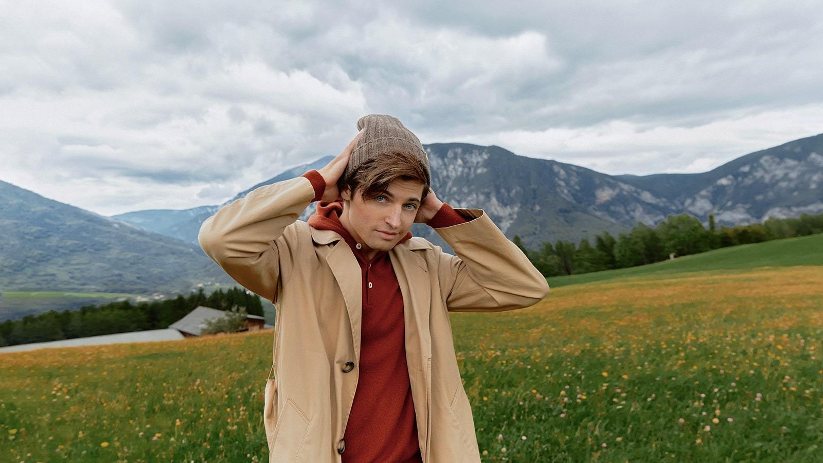 man in cashmere jumper with cashmere cap by MOGLI & MARTINI