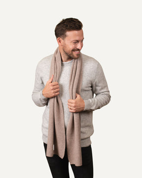 Knitted cashmere scarf