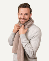 Knitted cashmere scarf men in marble #colour_marble