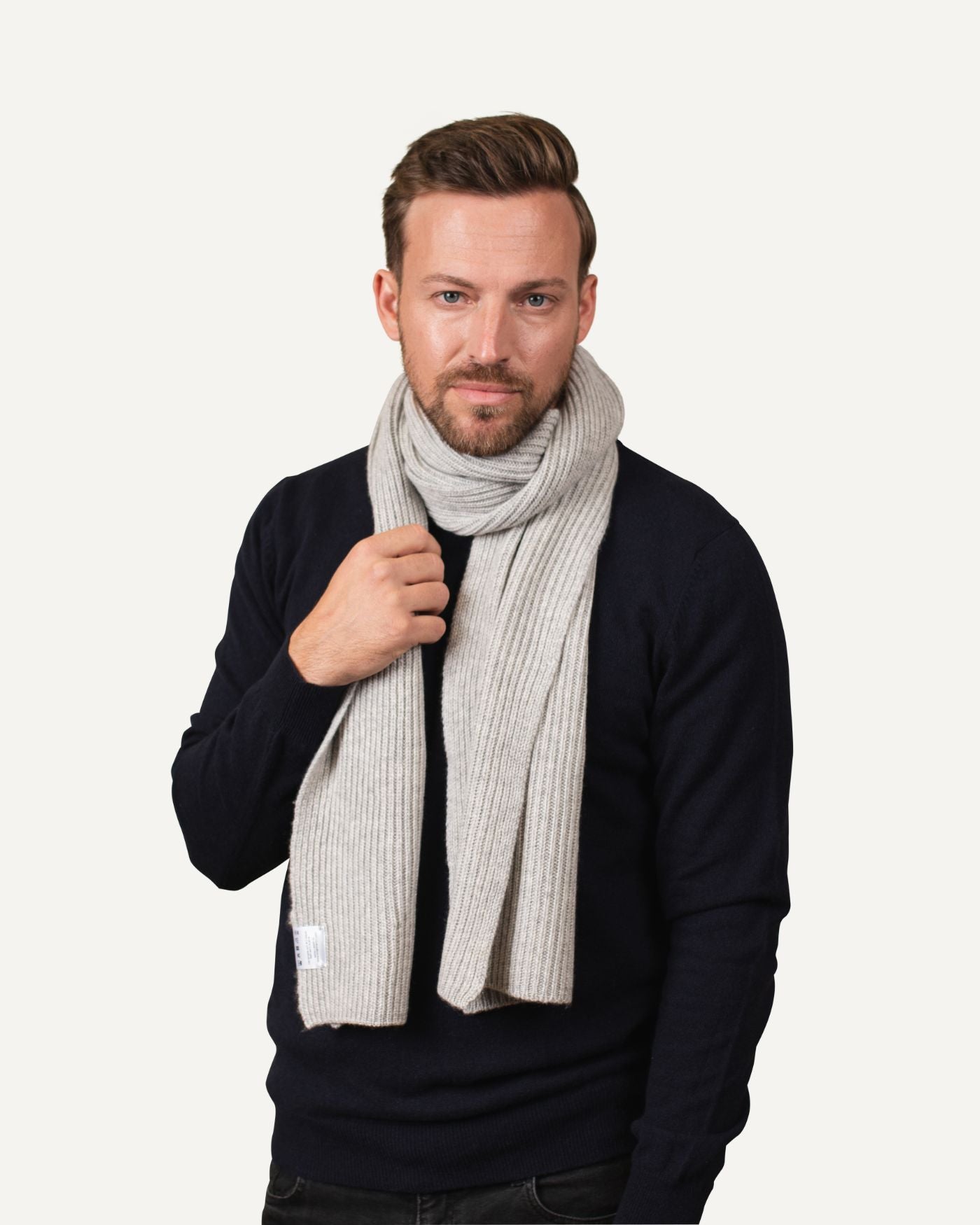 Knitted cashmere scarf