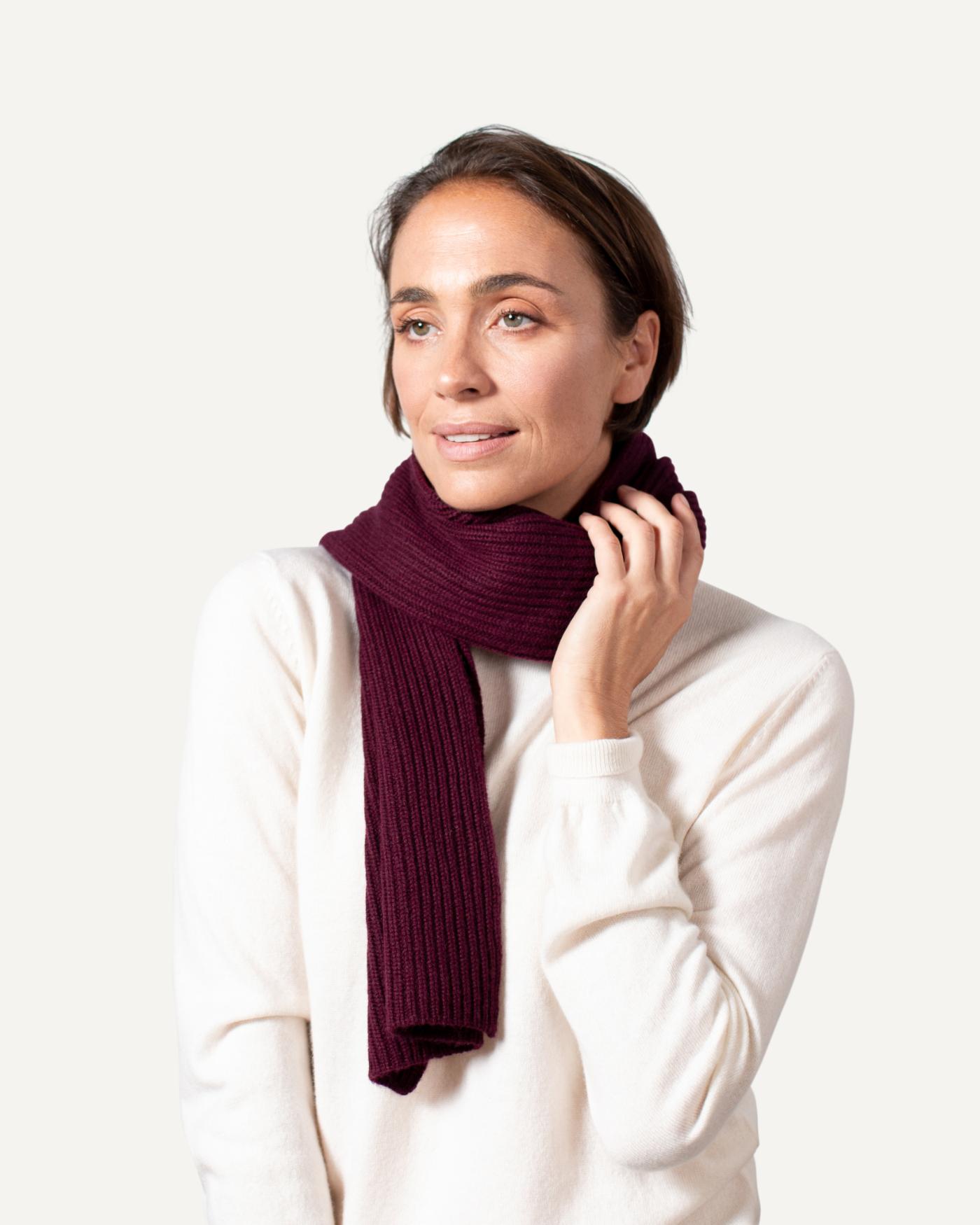 Knitted cashmere scarf