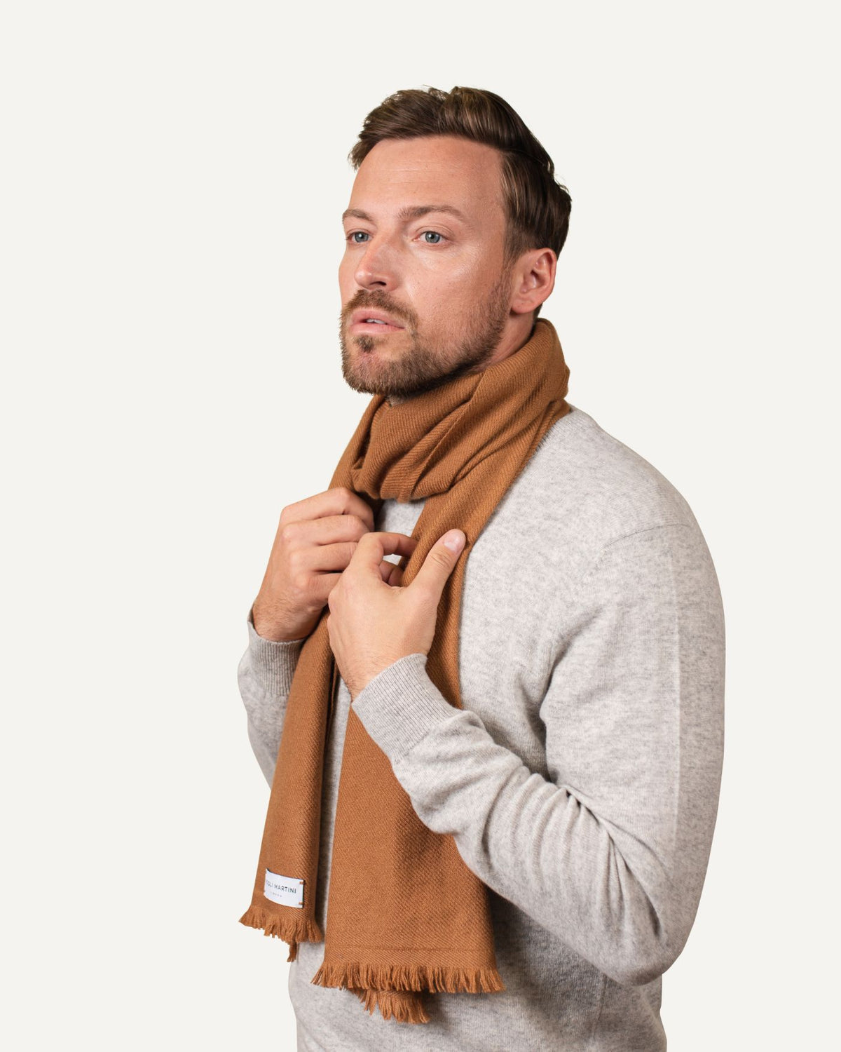 Woven cashmere scarf in camel for men by MOGLI & MARTINI #colour_amber