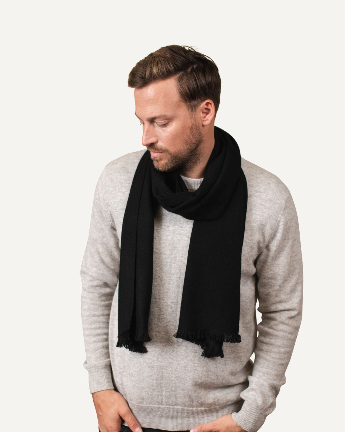 Woven cashmere scarf in black for men by MOGLI & MARTINI #colour_black