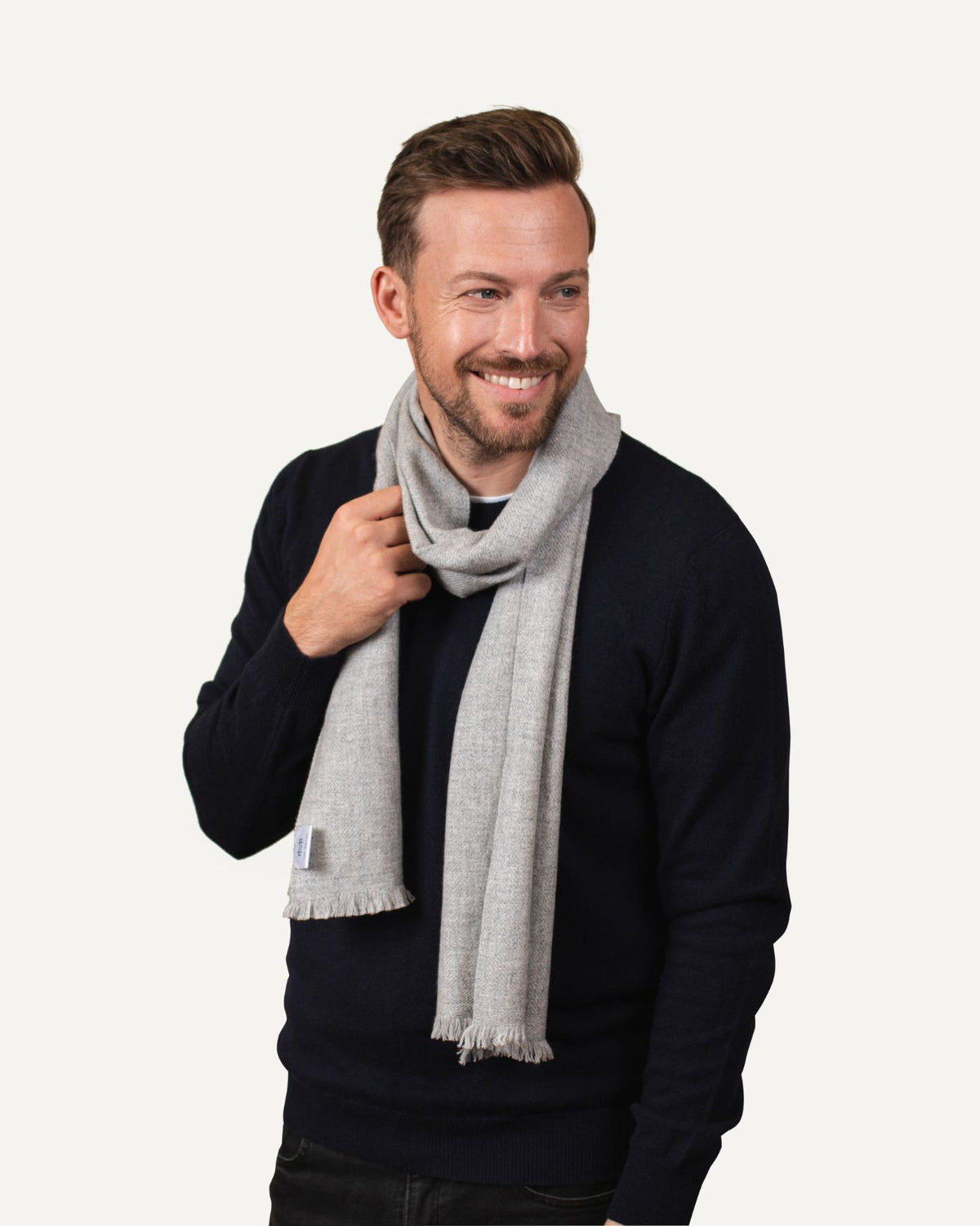 Woven cashmere scarf in light grey for men by MOGLI & MARTINI #colour_silver-grey