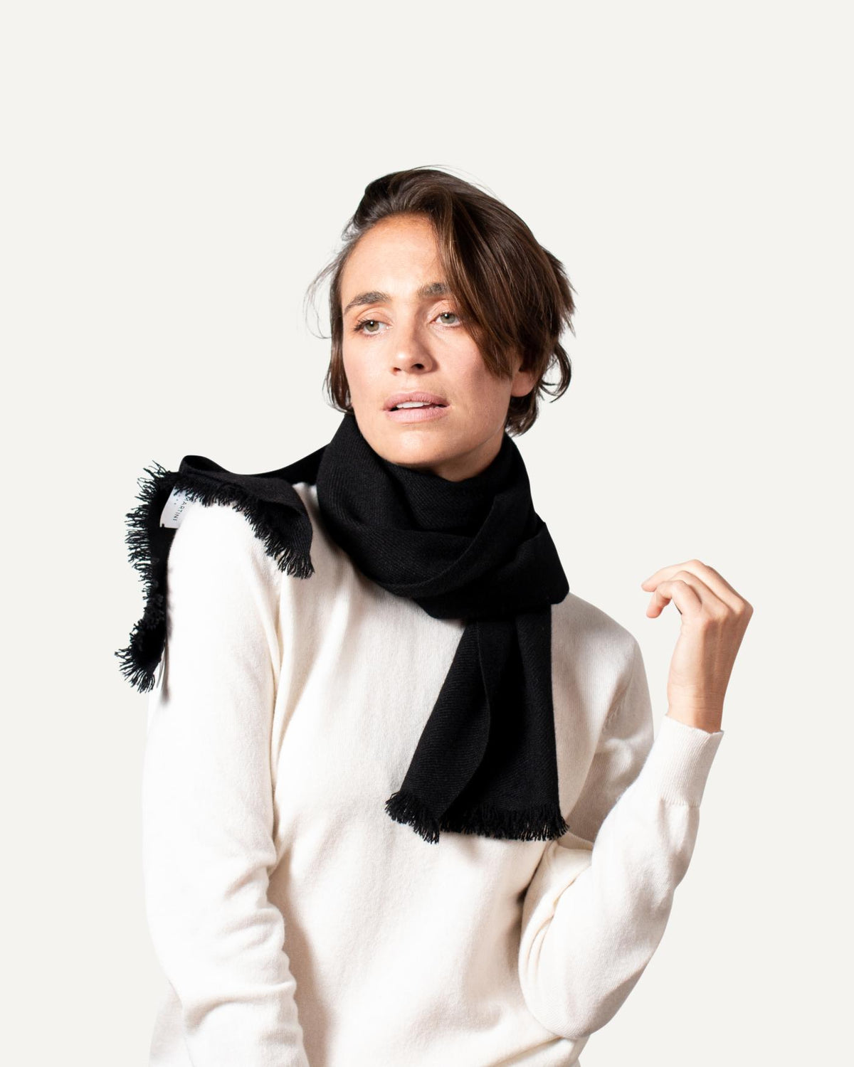 Woven cashmere scarf in black for women by MOGLI & MARTINI #colour_black