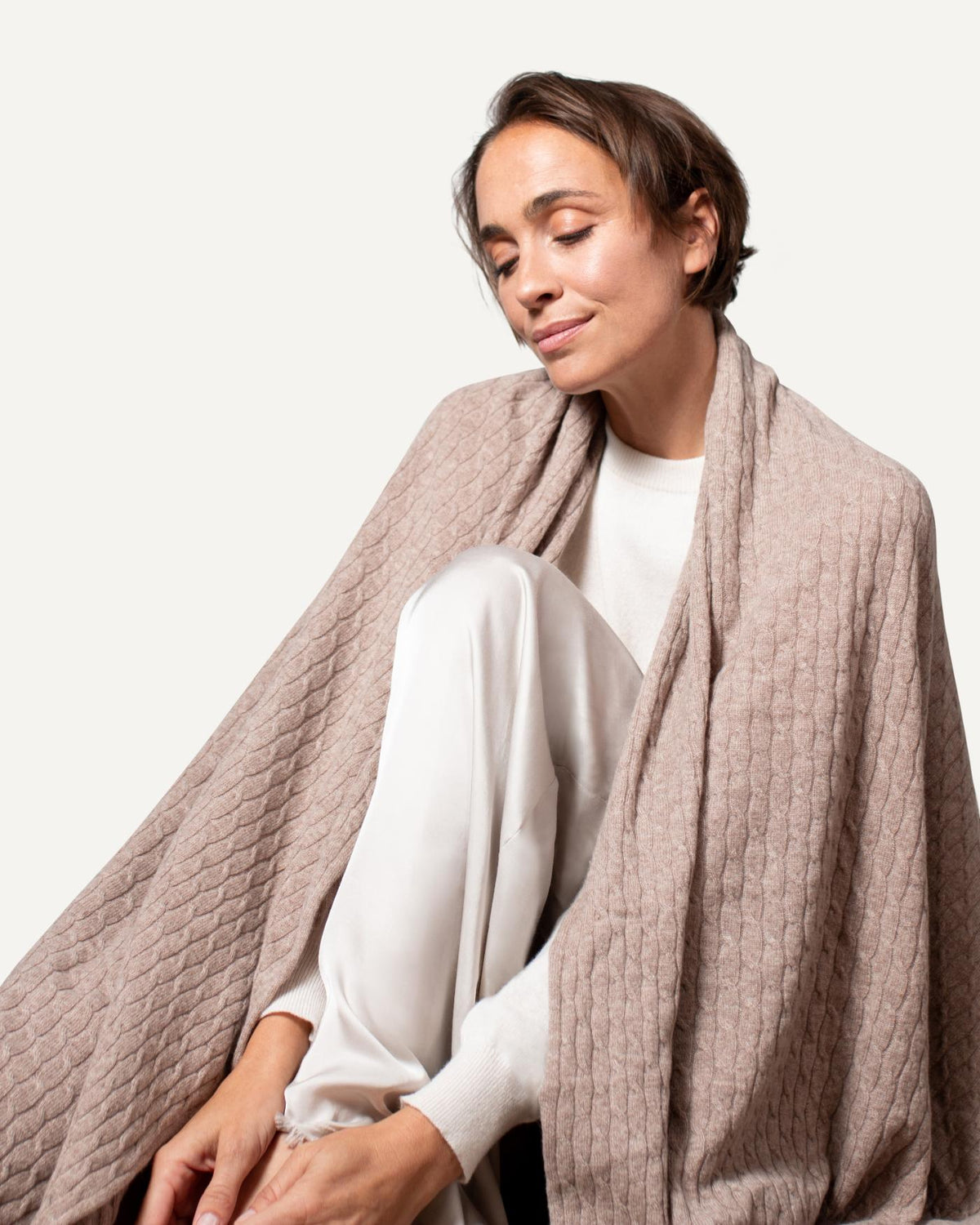 Cashmere blanket in beige by MOGLI & MARTINI #colour_marble