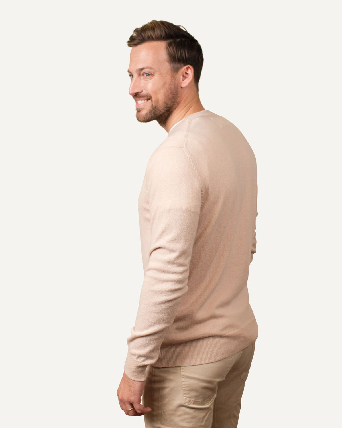 Kaschmir Rundhals Pullover für Herren in Sand von MOGLI & MARTINI #farbe_sand