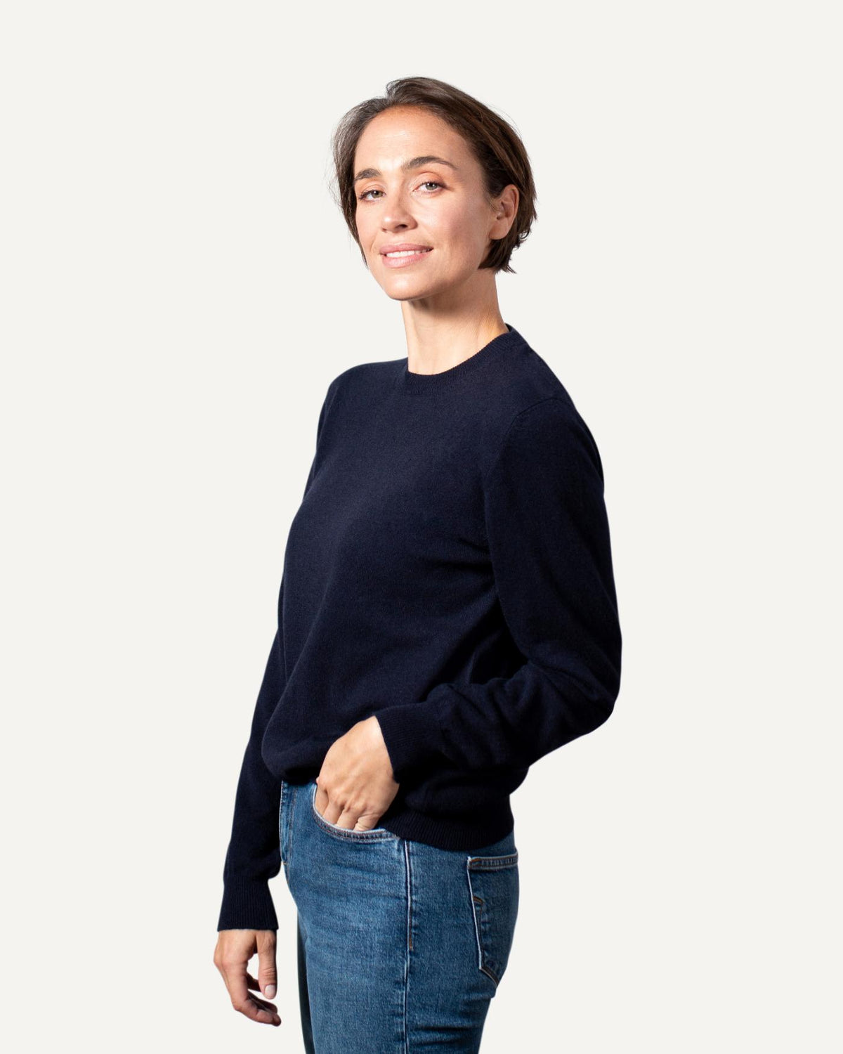 Ladies cashmere jumper in dark blue by MOGLI & MARTINI #colour_deep_blue