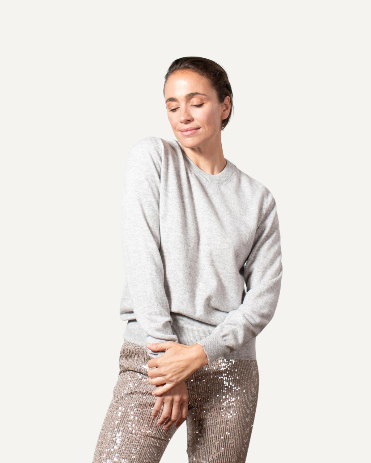 Kaschmir Rundhals Pullover für Damen in Wolfsgrau von MOGLI & MARTINI #farbe_wolfsgrau
