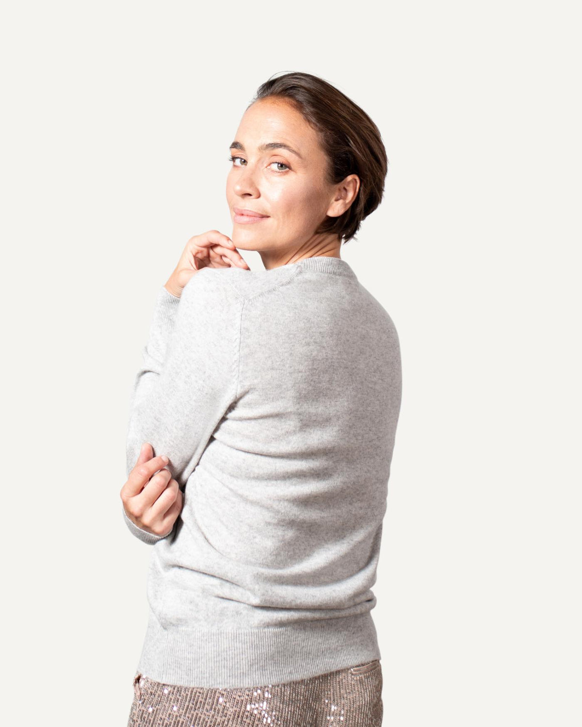 Ladies cashmere jumper in light grey by MOGLI & MARTINI #colour_wolf_grey