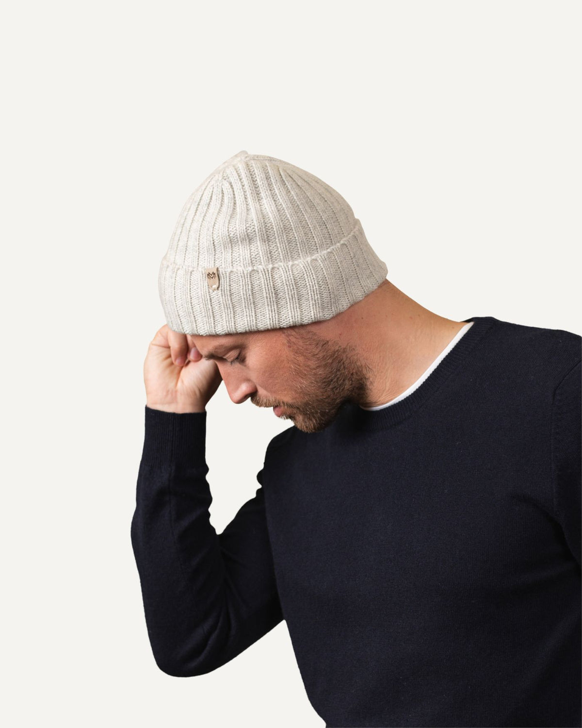 Mens cashmere rib knit beanie in light grey by MOGLI & MARTINI #colour_ice_grey