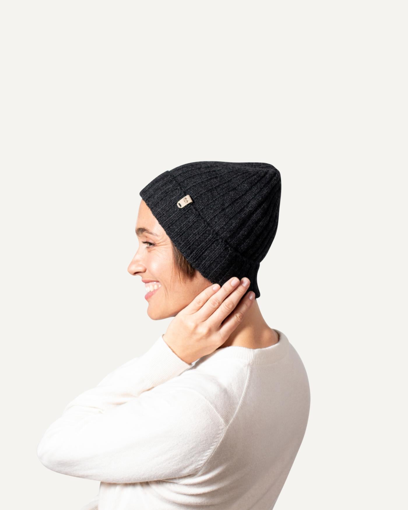 Cashmere rib knit beanie