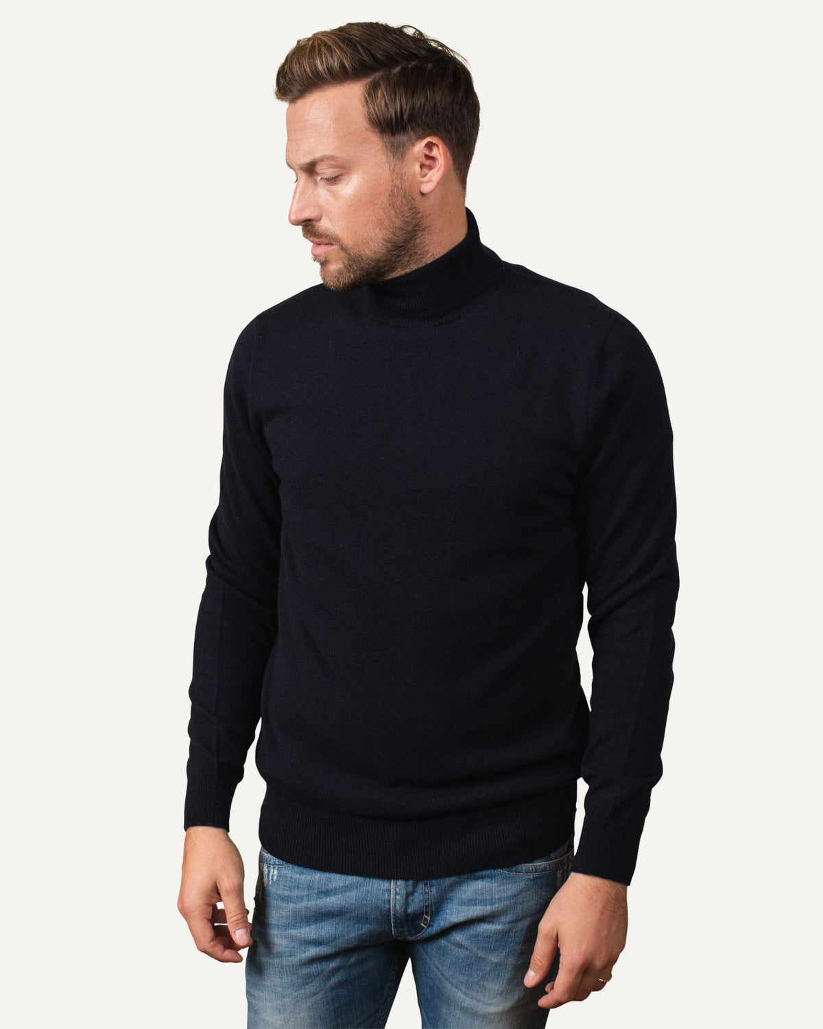 Mens cashmere turtleneck jumper in dark blue by MOGLI & MARTINI #colour_deep_blue