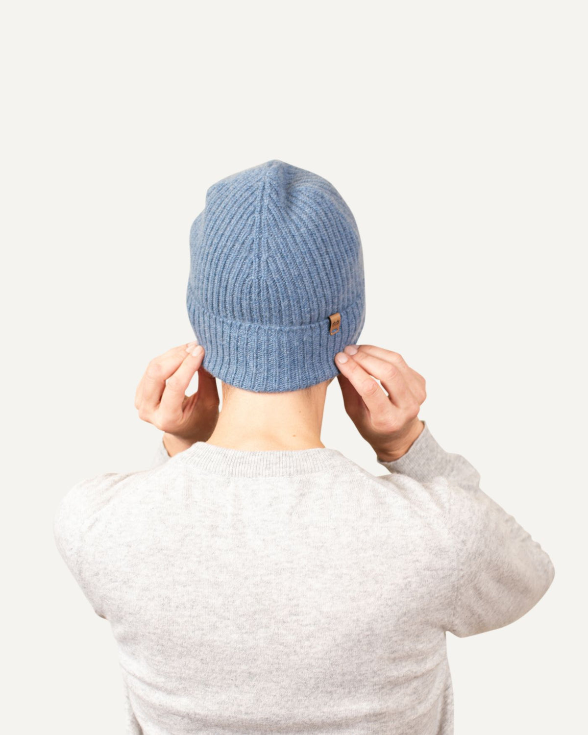 Kaschmir Strickmütze für Damen in Indigo von MOGLI & MARTINI #farbe_indigo