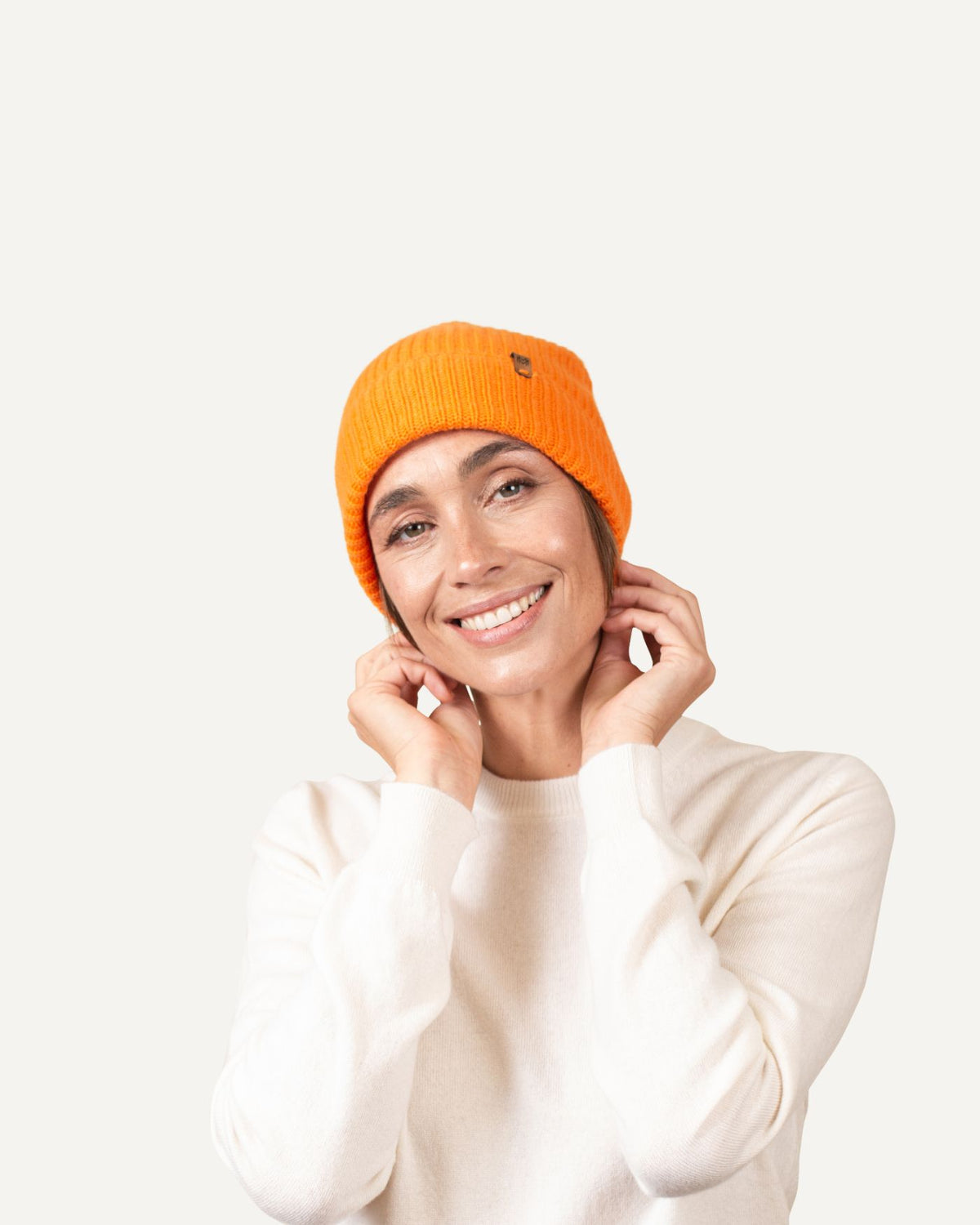 Kaschmir Strickmütze für Damen in Tiger von MOGLI & MARTINI #farbe_tiger