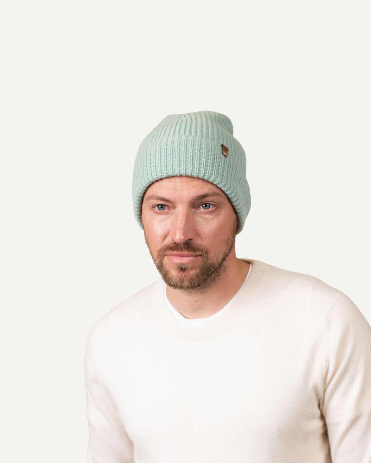 Cashmere knit hat for men in green by MOGLI & MARTINI #color_jade