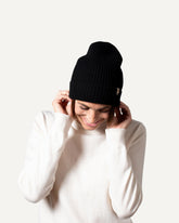 Ladies cashmere knitted hat in black by MOGLI & MARTINI #colour_black