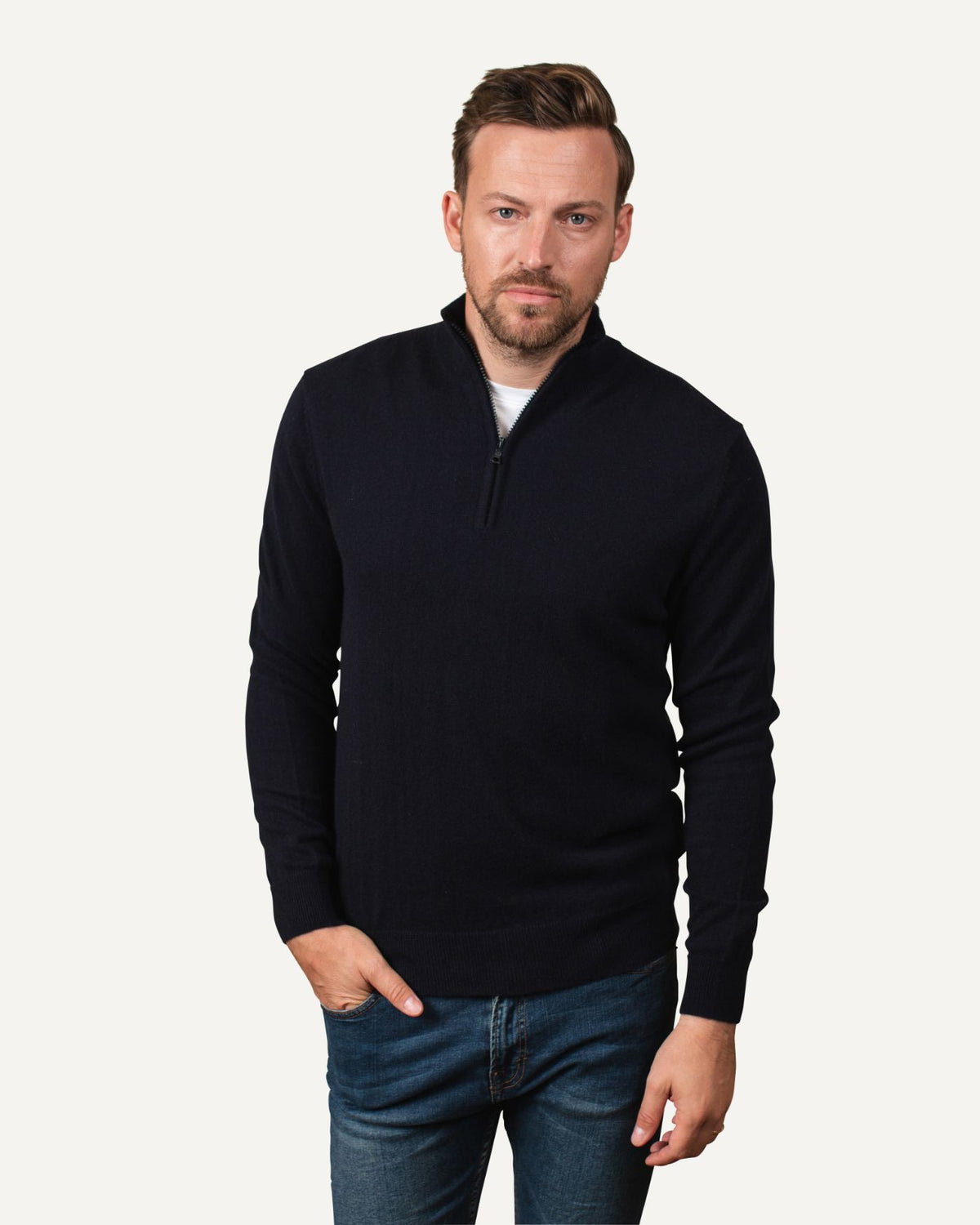 Cashmere Toyer for men in dark blue by MOGLI & MARTINI #colour_deep_blue