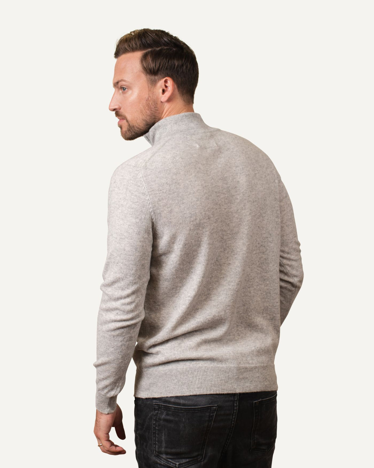 Mens cashmere toyer in light grey by MOGLI & MARTINI #colour_wolf_grey