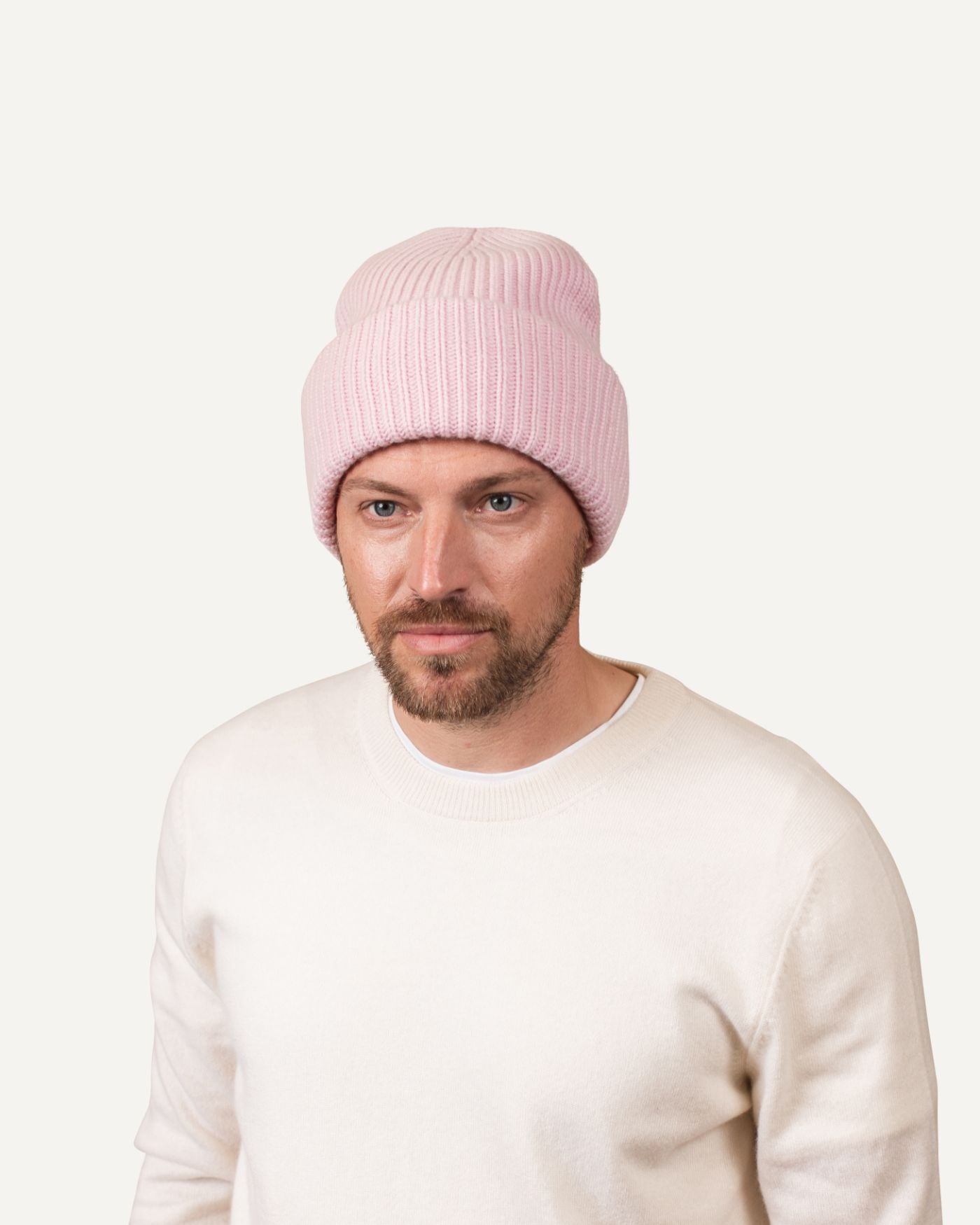Oversize cashmere cap