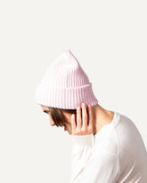 Oversize cashmere hat in pink for women by MOGLI & MARTINI #colour_lilie