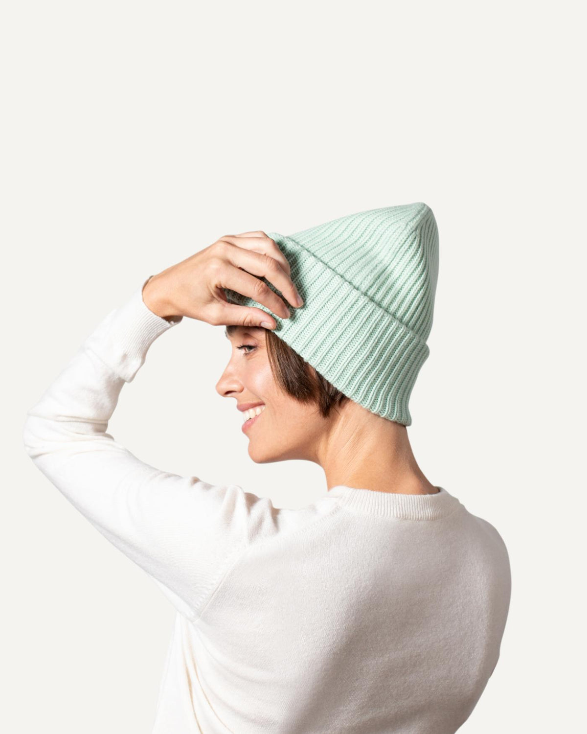 Oversize cashmere hat in mint green for women by MOGLI & MARTINI #colour_mint