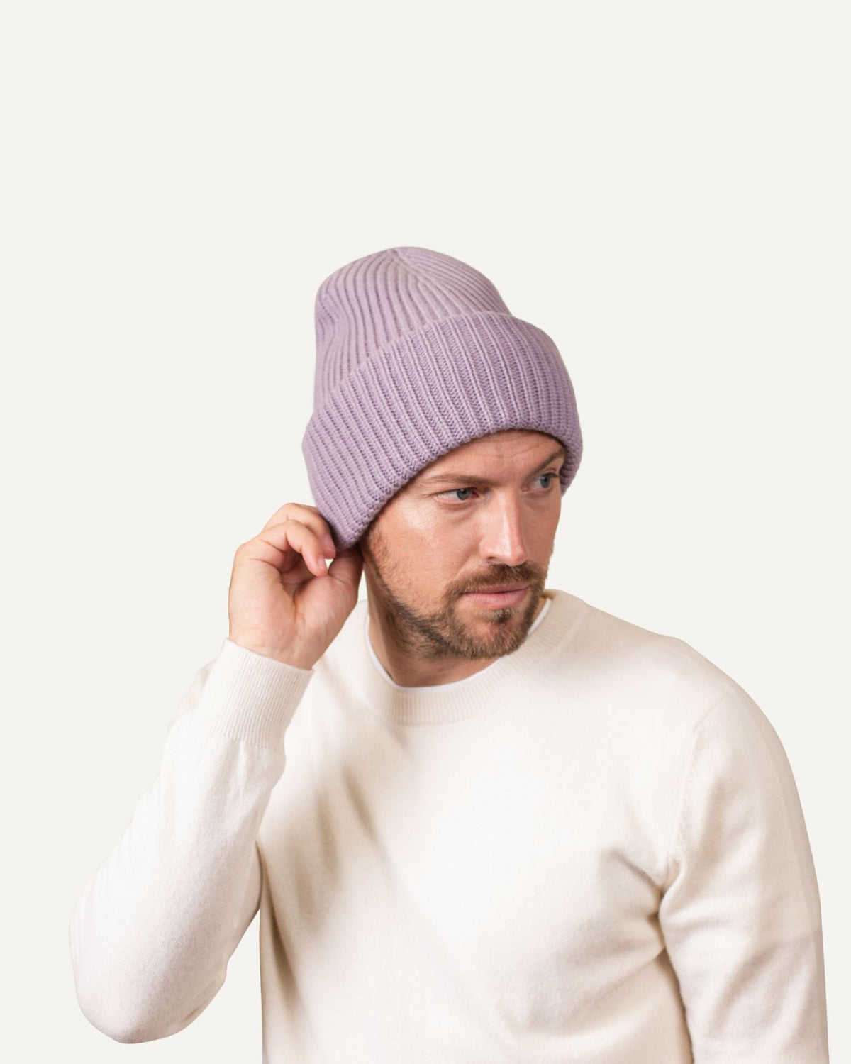 Oversize cashmere cap in lilac for men by MOGLI & MARTINI #colour_lilac