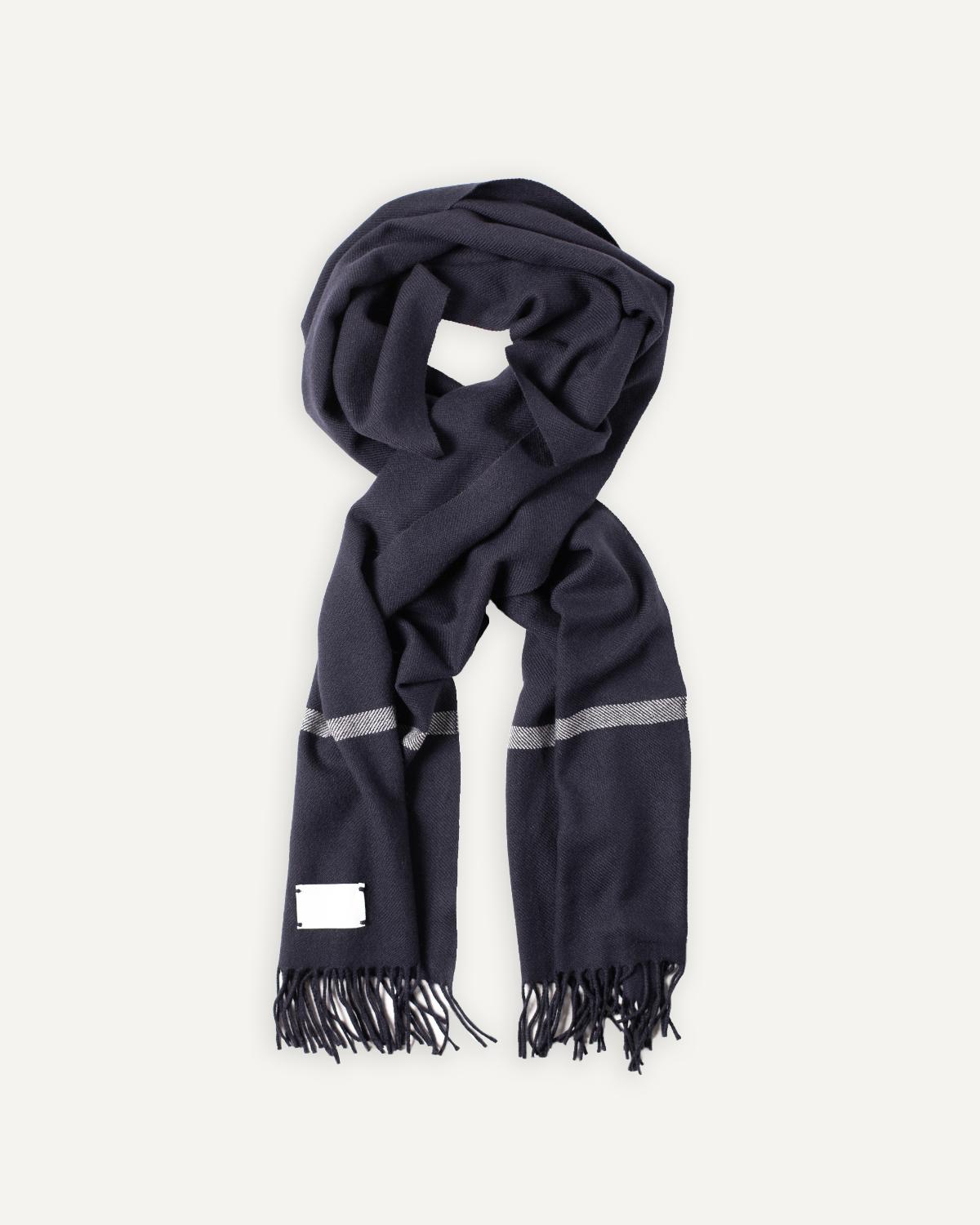 Oversize cashmere scarf